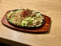 ホルモン焼きうどん.jpeg