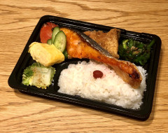 鮭弁当.jpeg